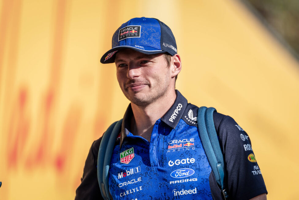 Für Formel-1-Star Max Verstappen auch kein Problem - zumindest beim Kart-Showevent "Max vs. 100" seines Arbeitgebers Red