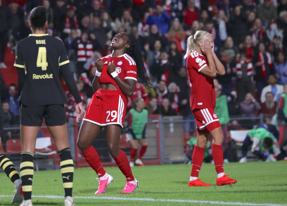 Die Fußballerinnen des FC Bayern haben zum Start in die neue Champions-League-Saison einen ersten Dämpfer kassiert