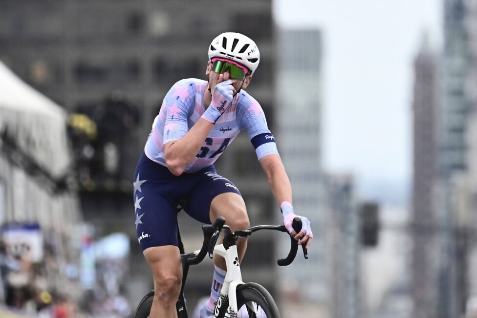 Der US-Amerikaner Brandon McNulty hat die Topfavoriten im Rad-WM-Straßenrennen düpiert.