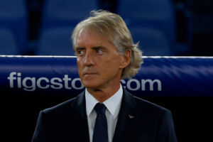 Inmitten der Vorwürfe gegen Manchester City hat Roberto Mancini die "Causa Doppelvertrag" heruntergespielt und sich von 