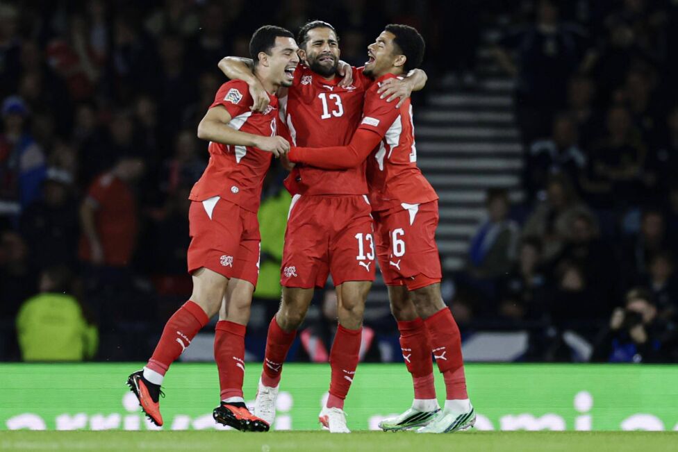 Ungeachtet der aufsehenerregenden "Impfaffäre" hat die Schweizer Nationalmannschaft den nächsten Erfolg in der Nations L
