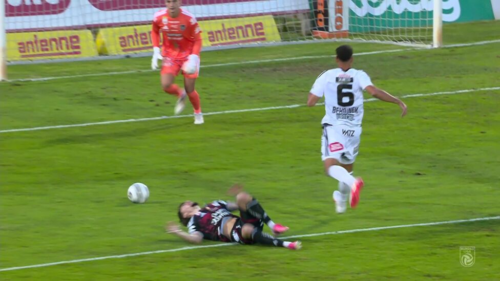 Rote Karte – Raffael Behounek (2.) | WAC-ASK