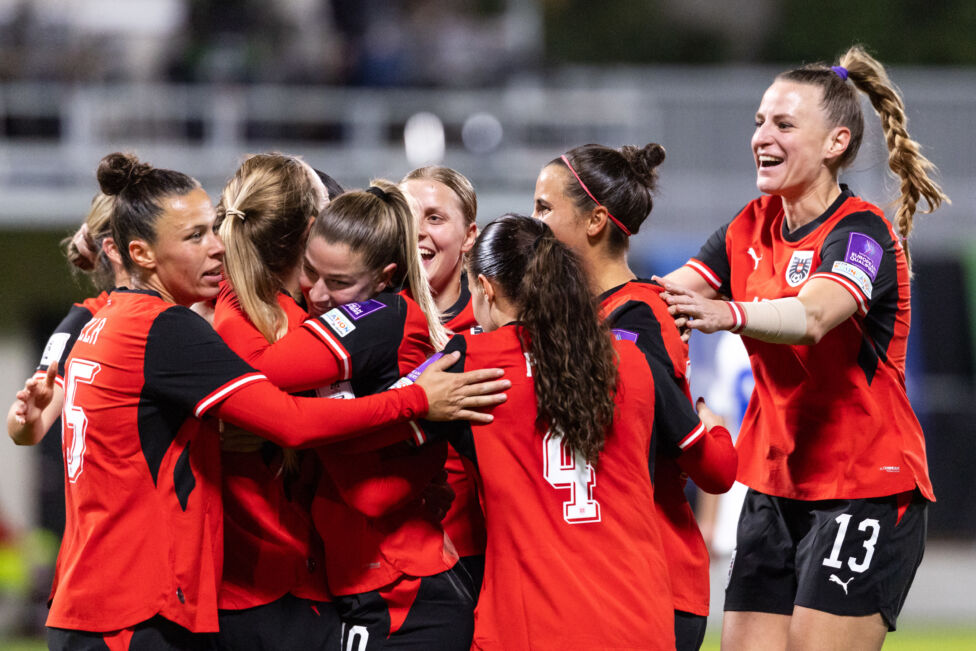 Nach dem Hinspiel-2:1-Sieg im Kosovo gewinnen die ÖFB-Frauen auch das Rückspiel und stehen in der zweiten und letzten Pl