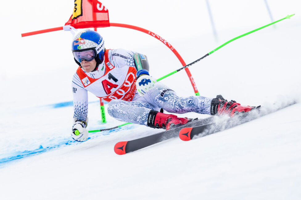 Lucas Pinheiro Braathen hat den Riesentorlauf zum Saisonauftakt in Sölden gewonnen
