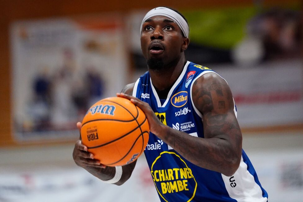 Die Traiskirchen Lions und die Swans Gmunden sind in der Männer-Basketball-Superliga weiter makellos geblieben