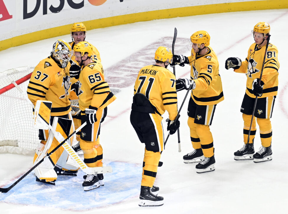 Die Pittsburgh Penguins sind mit einem 7:0-Kantersieg bei den Philadelphia Flyers in die neue Saison der National Hockey
