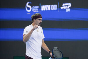 Drei Sätze, zwei Tiebreaks: Zverev müht sich ins Shanghai-Viertelfinale