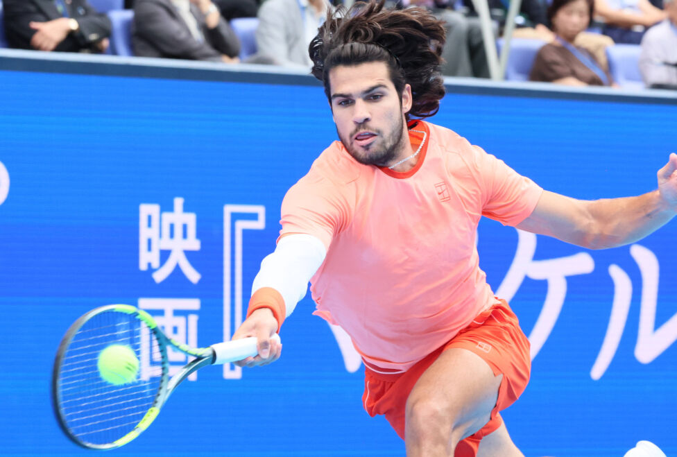 Tennisstar Carlos Alcaraz hat seine lange Leidenszeit endgültig hinter sich gelassen und den ersten ATP-Turniersieg seit