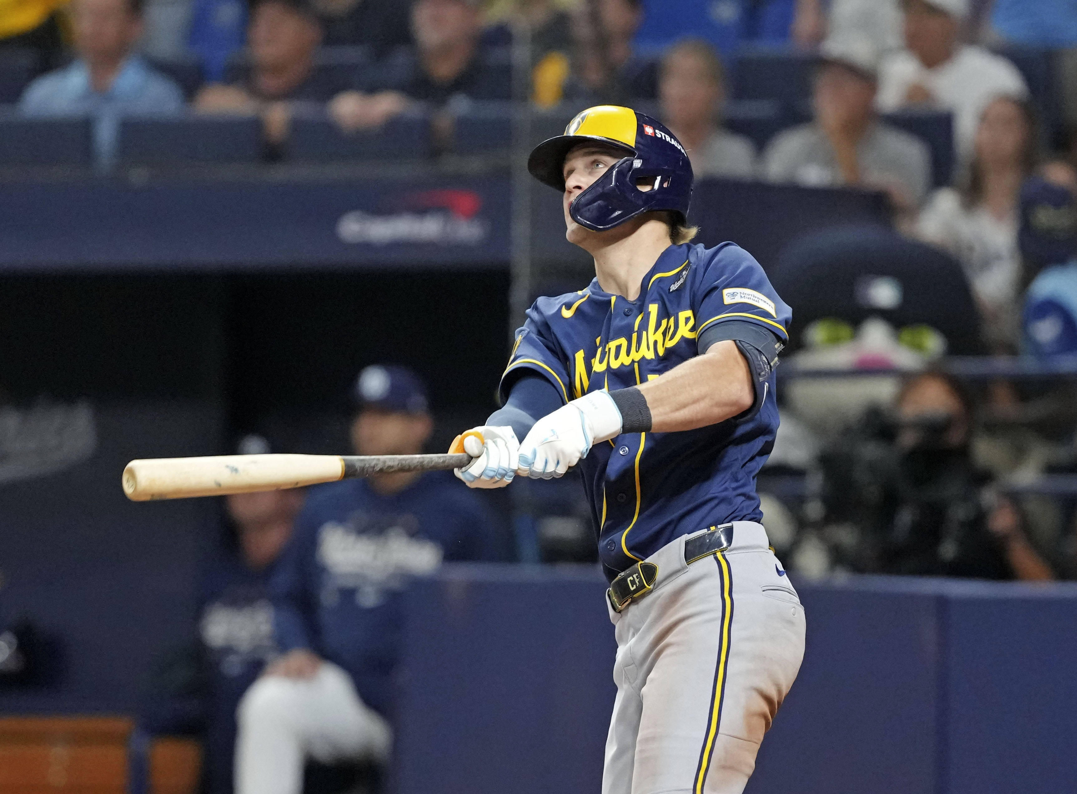 Photo: skysportaustria.at Tampa Bay Rays Beat Brewers in Extra Innings to Keep World Series Hopes Alive